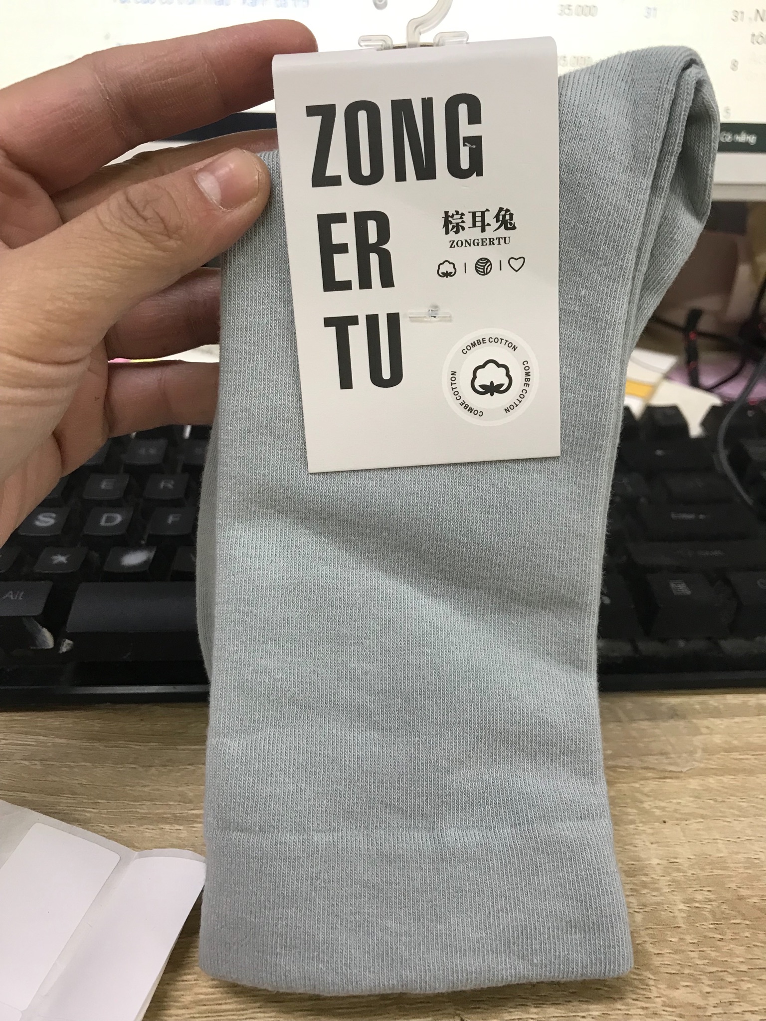 Tất cao cổ trơn màu