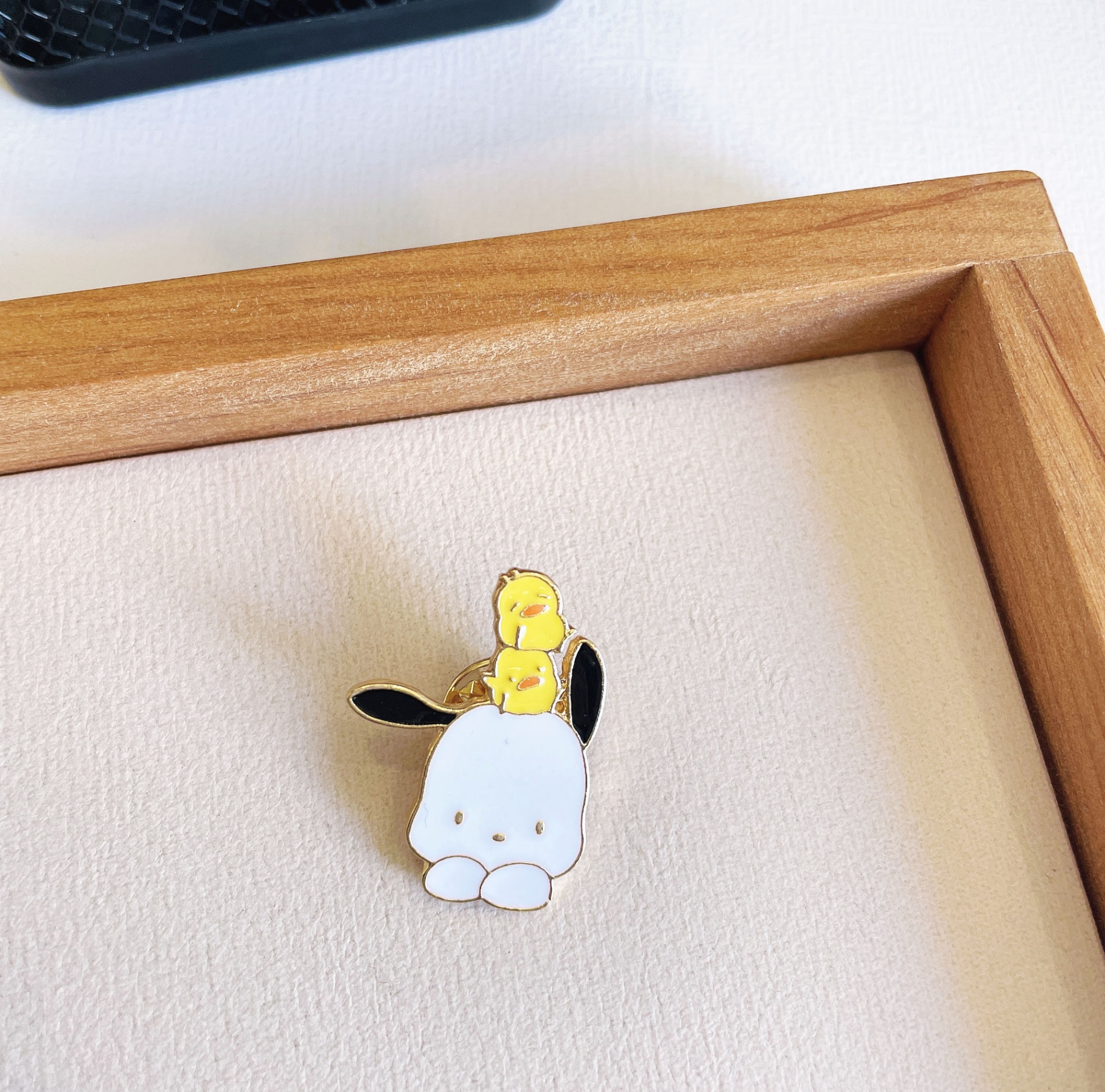 Pin cài áo Sanrio