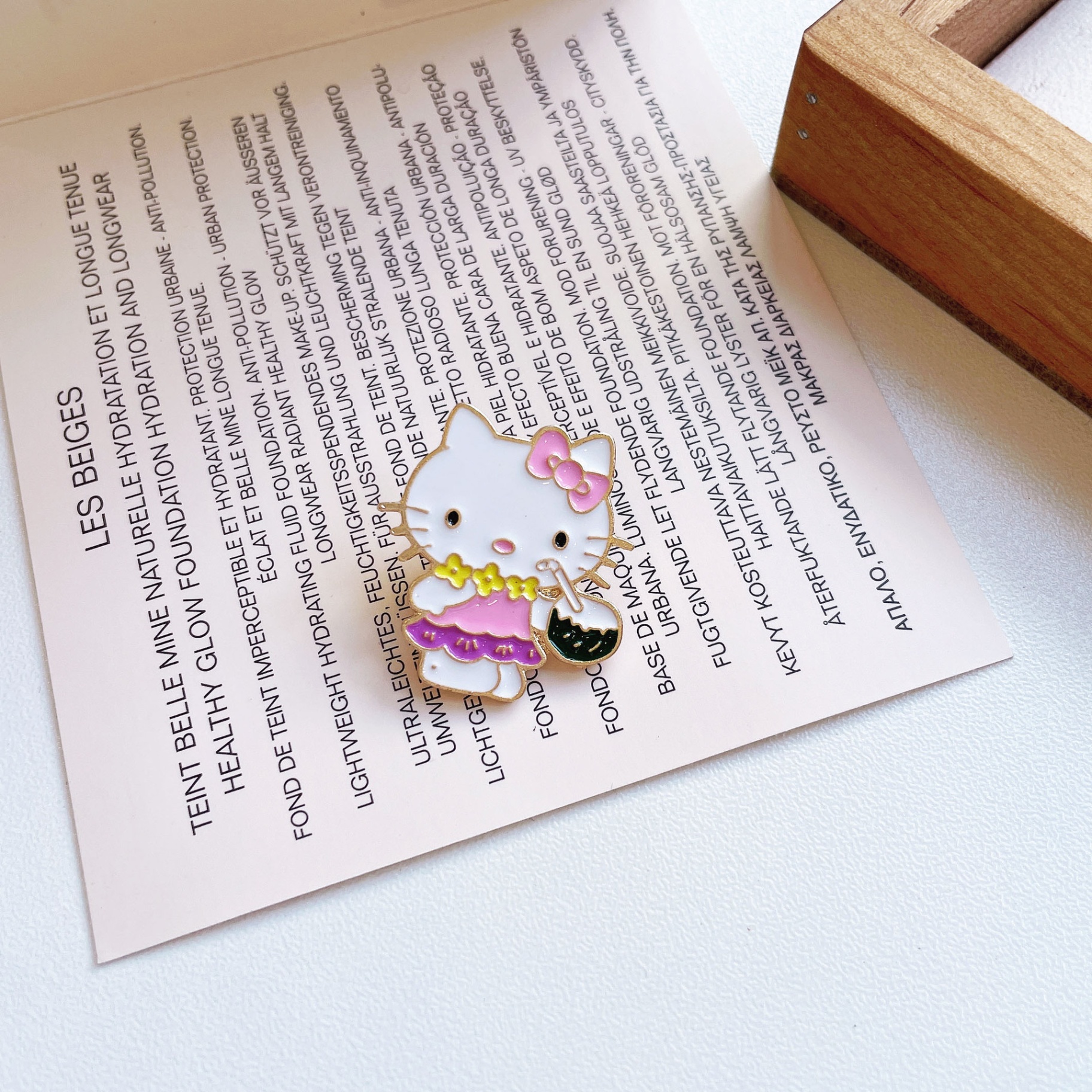 Pin cài áo Sanrio