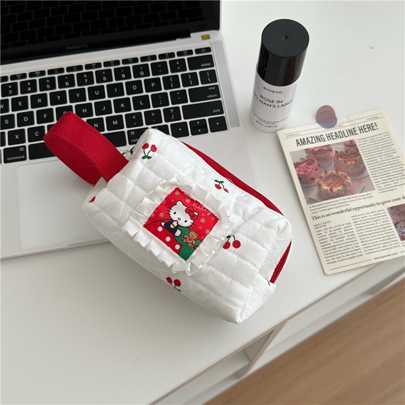 Túi đựng mĩ phẩm Hello Kitty nền cherry