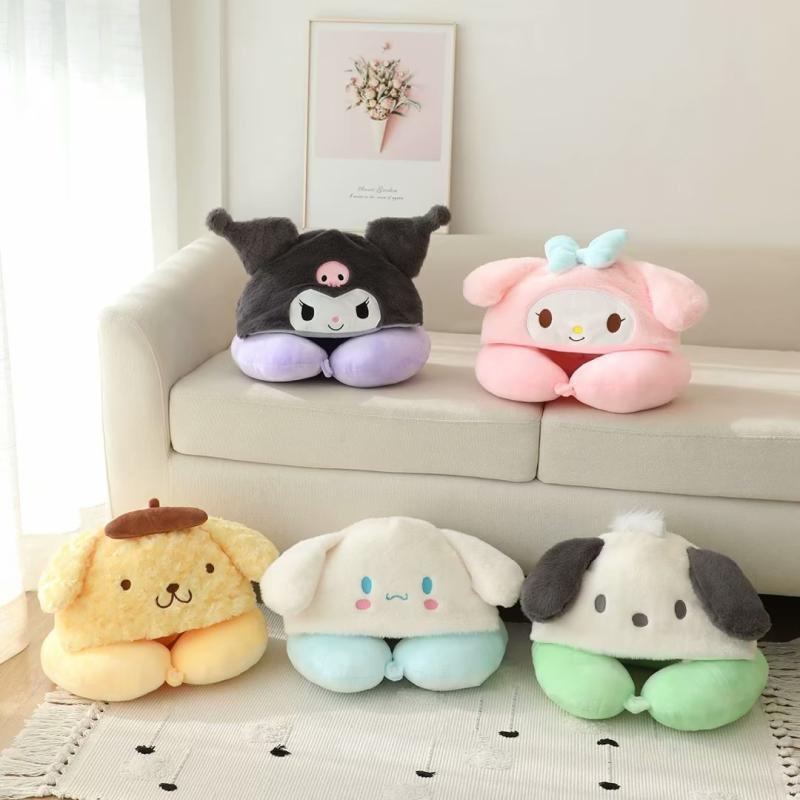 Gối kê cổ kèm mũ Sanrio