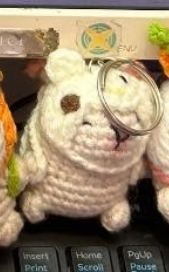 Móc khóa len Capybara cosplay