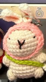 Móc khóa len Capybara cosplay