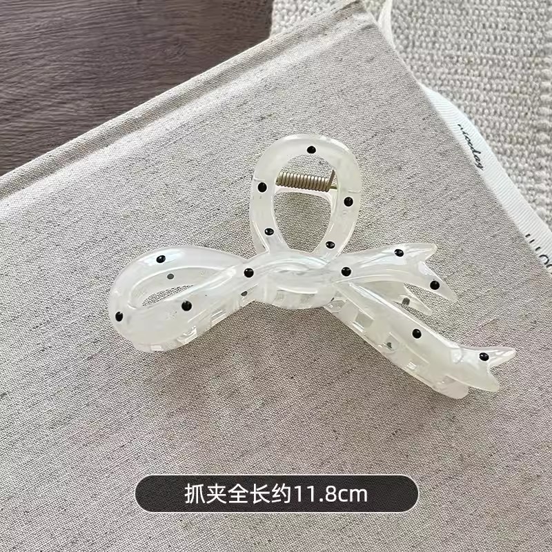 Kẹp càng cua chấm bi