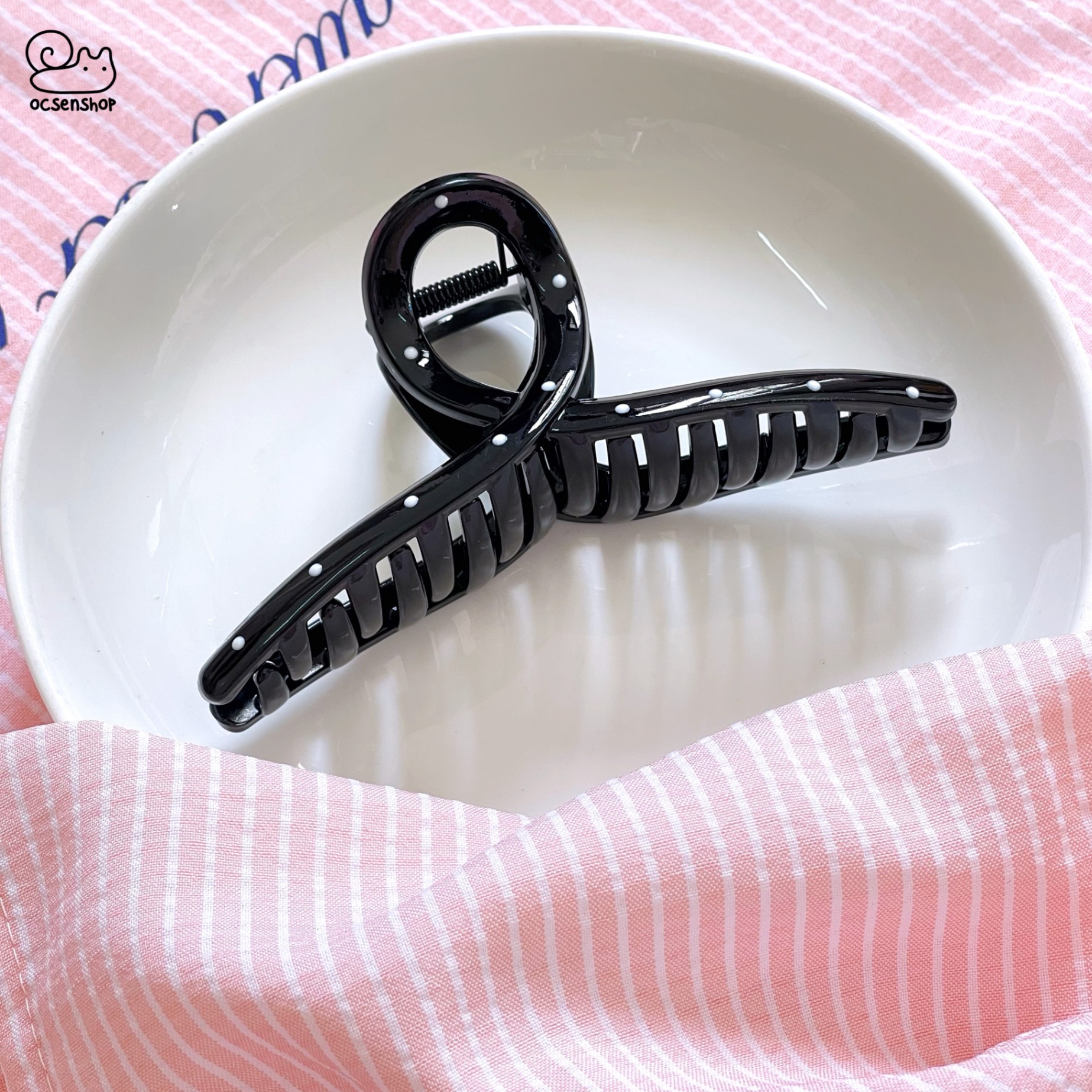 Kẹp càng cua chấm bi