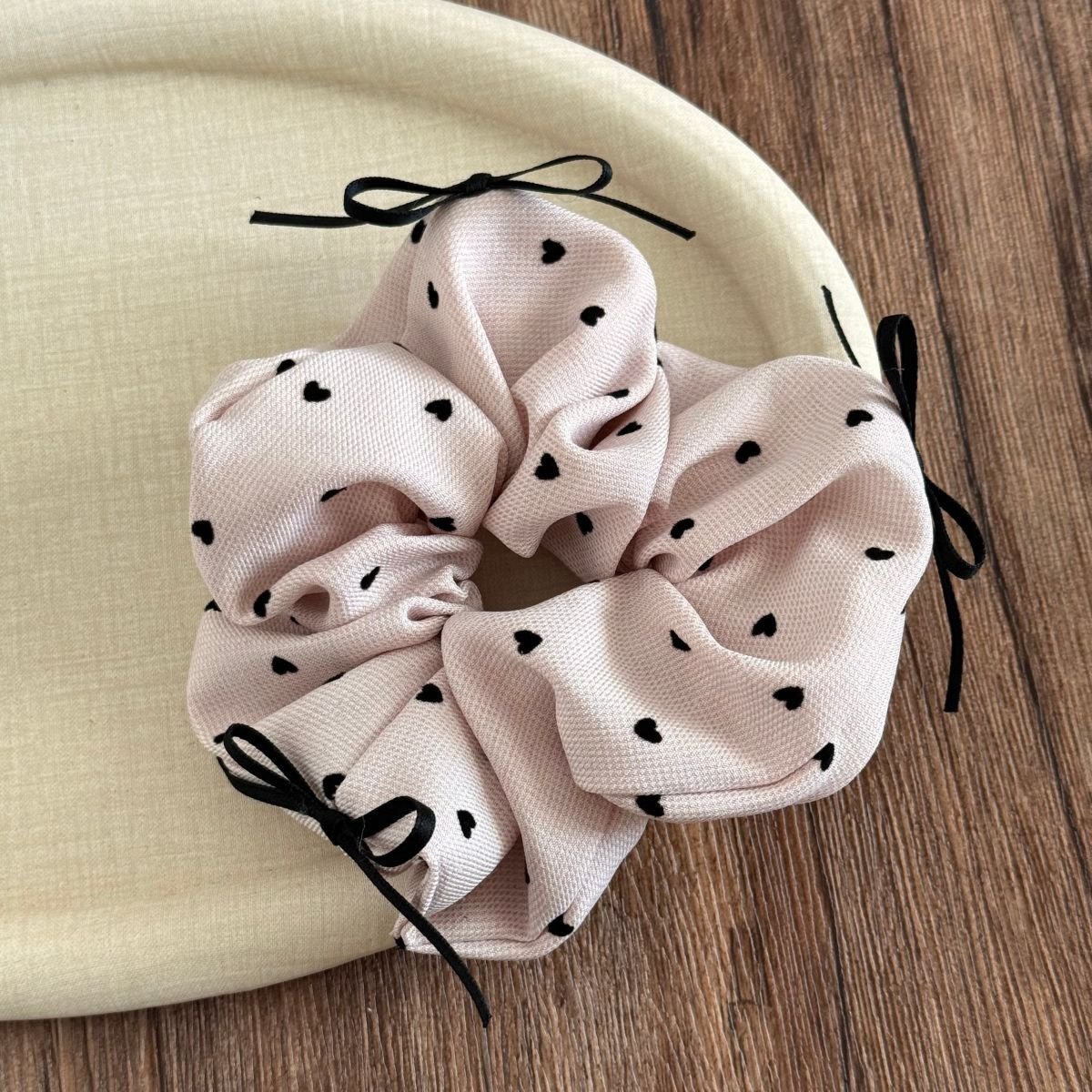 Scrunchie đính nơ ruy băng