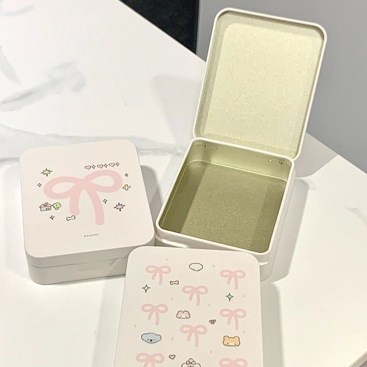 Hộp thiếc đa năng họa tiết (9,3x7,5x2,5cm)