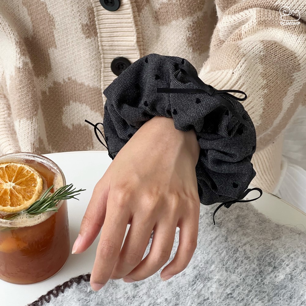 Scrunchie đính nơ ruy băng