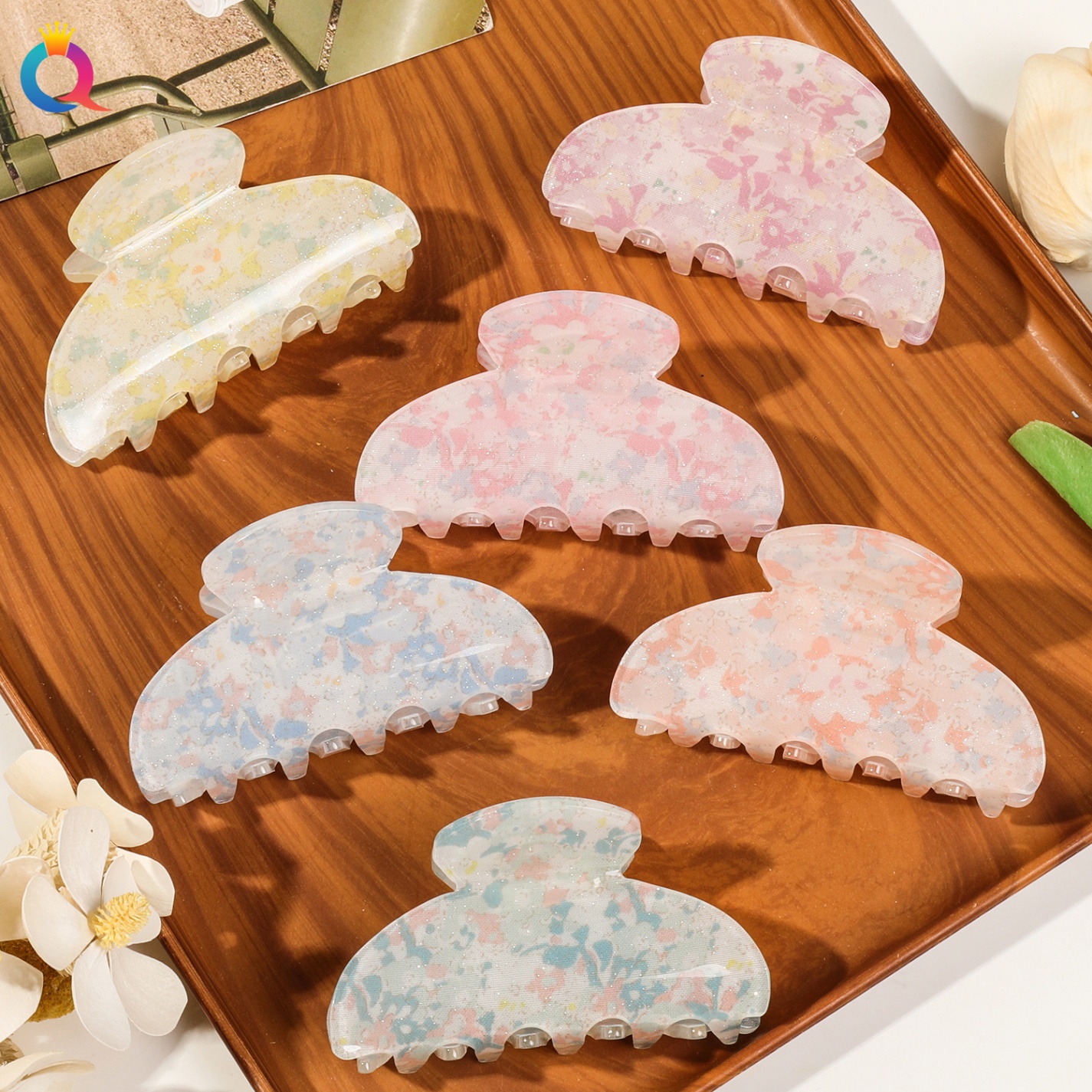 Kẹp càng cua bán nguyệt nền hoa (8cm)