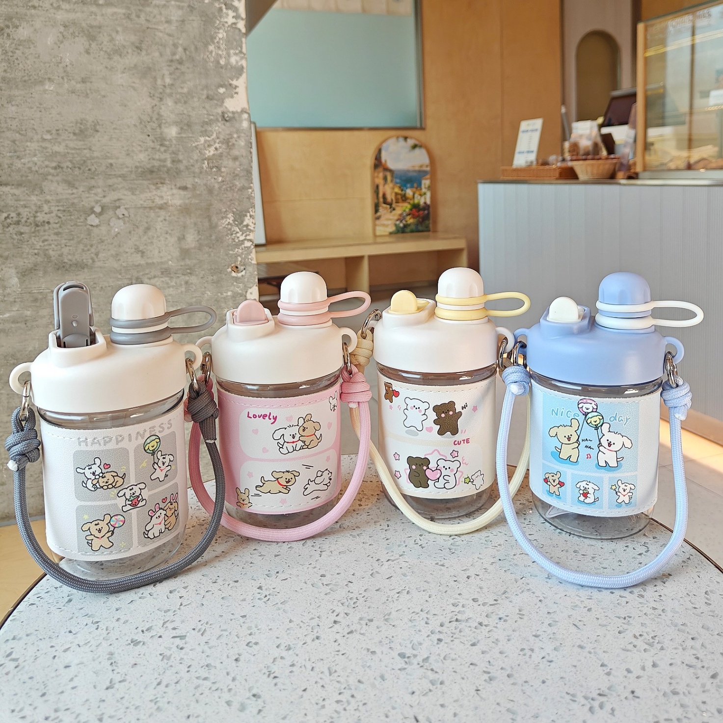 Bình nước nhựa Cún có quay xách (500ml)