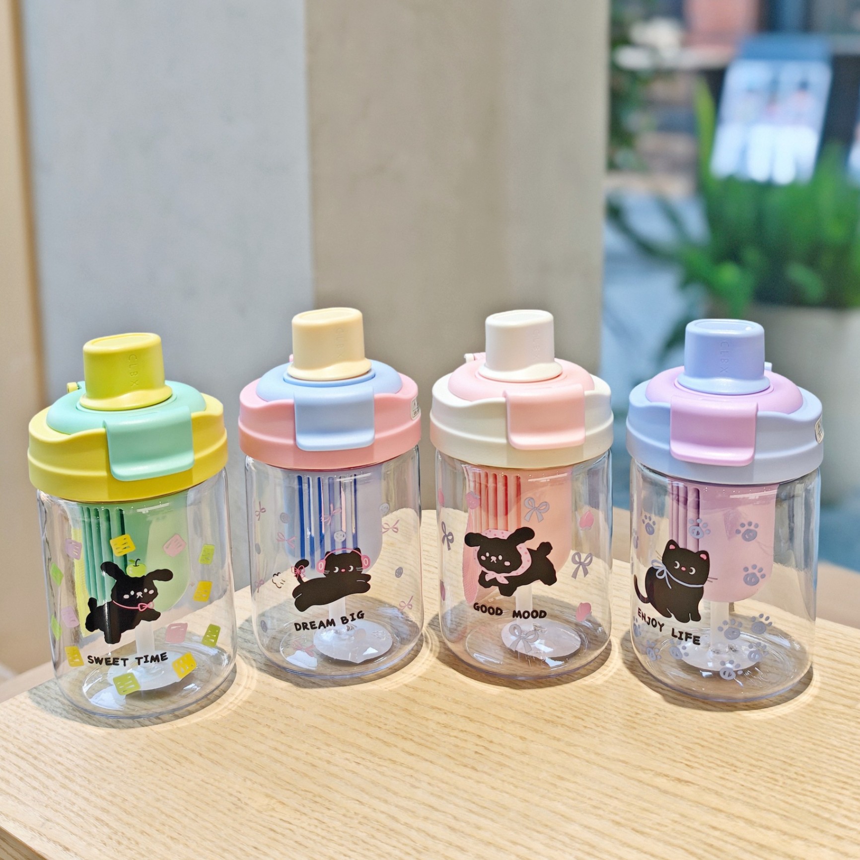 Bình nước nhựa Cún mèo đen (600ml)