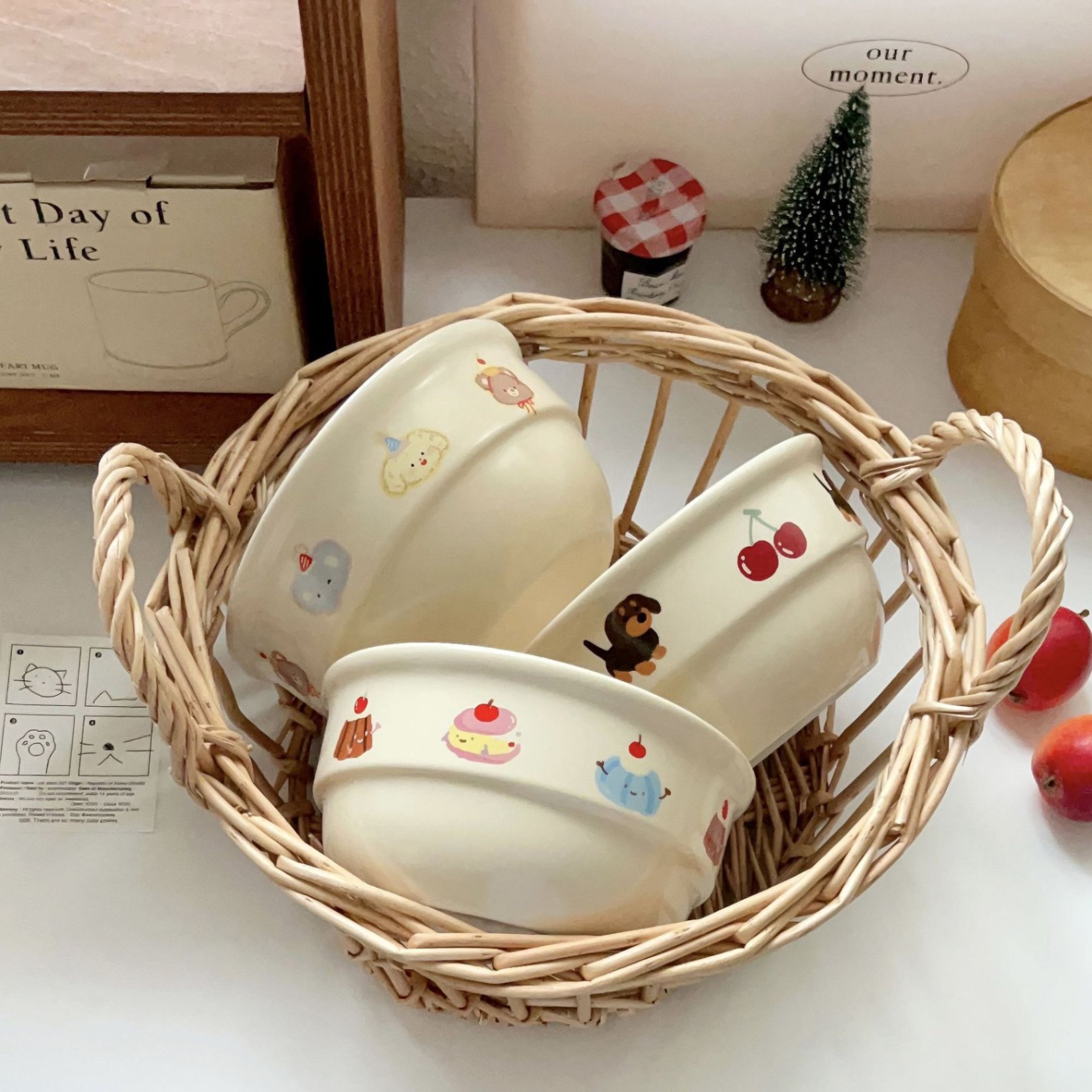 Bát sứ viền họa tiết