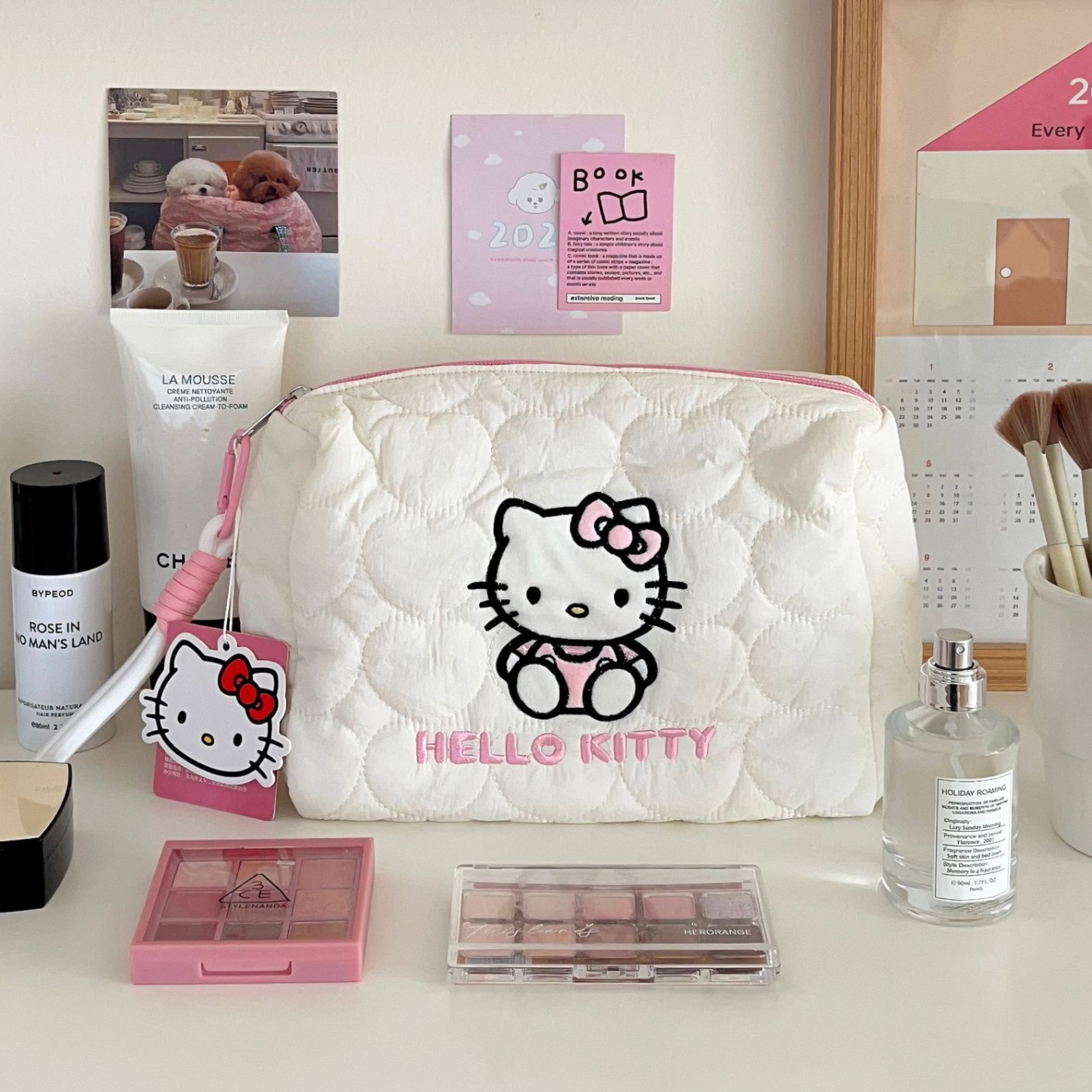 Túi đựng mĩ phẩm hình thêu Hello Kitty