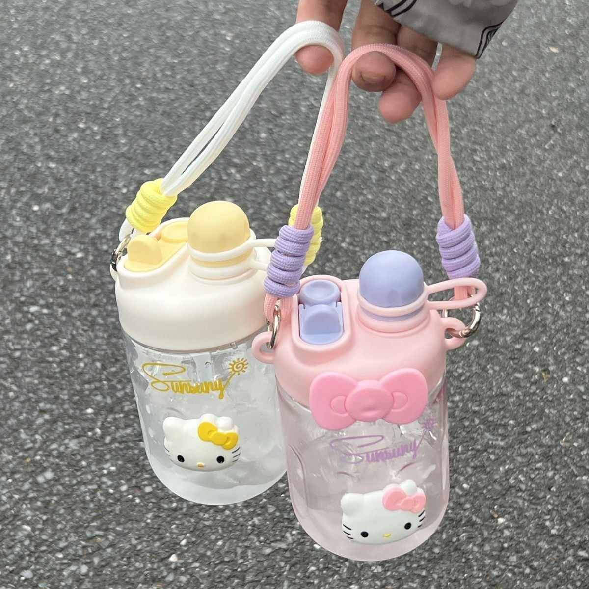 Bình nước nhựa Hello Kitty Sunsuny (500ml)