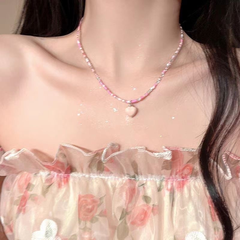 Vòng cổ hạt nhựa Trái tim