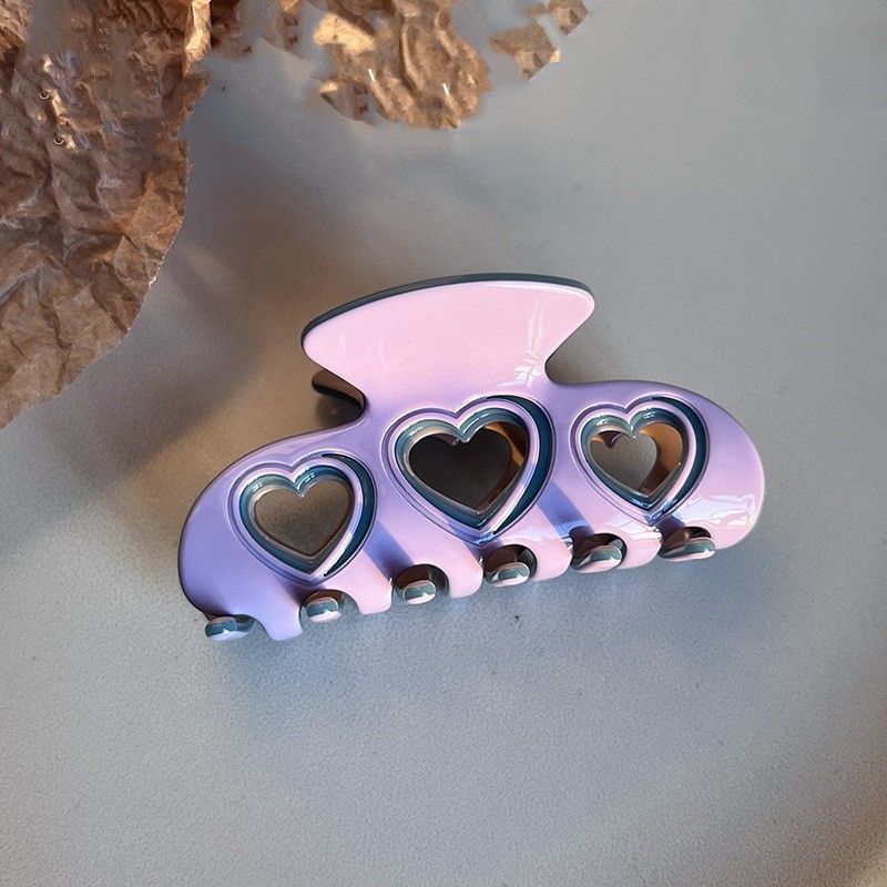 Kẹp càng cua 3 trái tim rỗng (8cm)