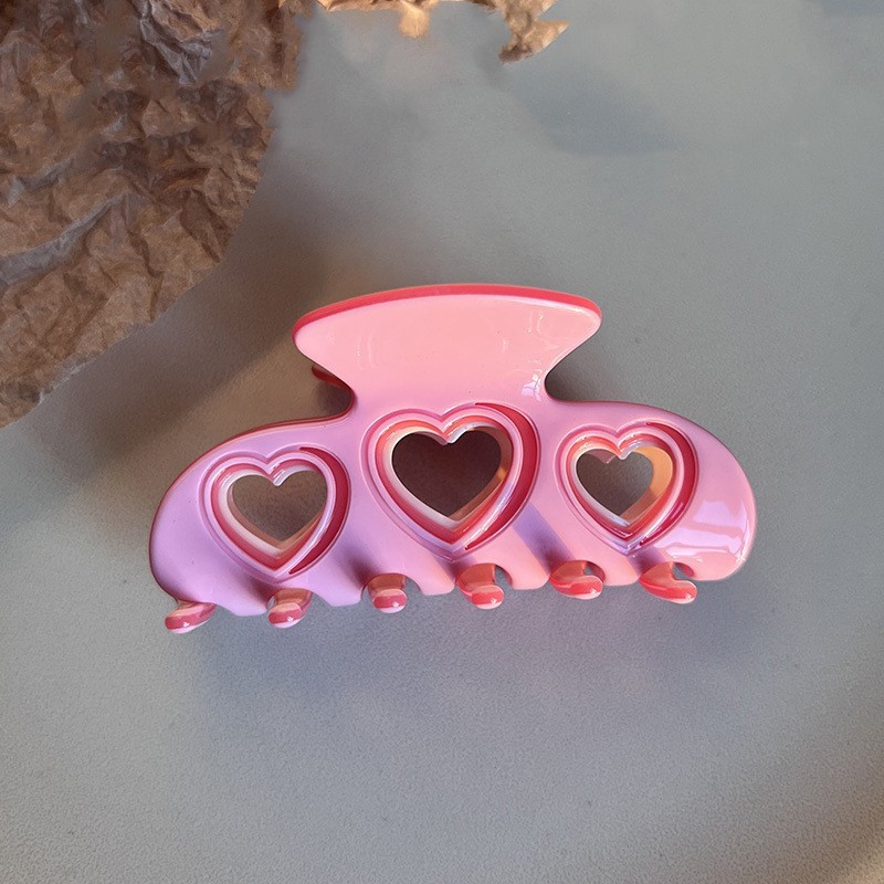 Kẹp càng cua 3 trái tim rỗng (8cm)