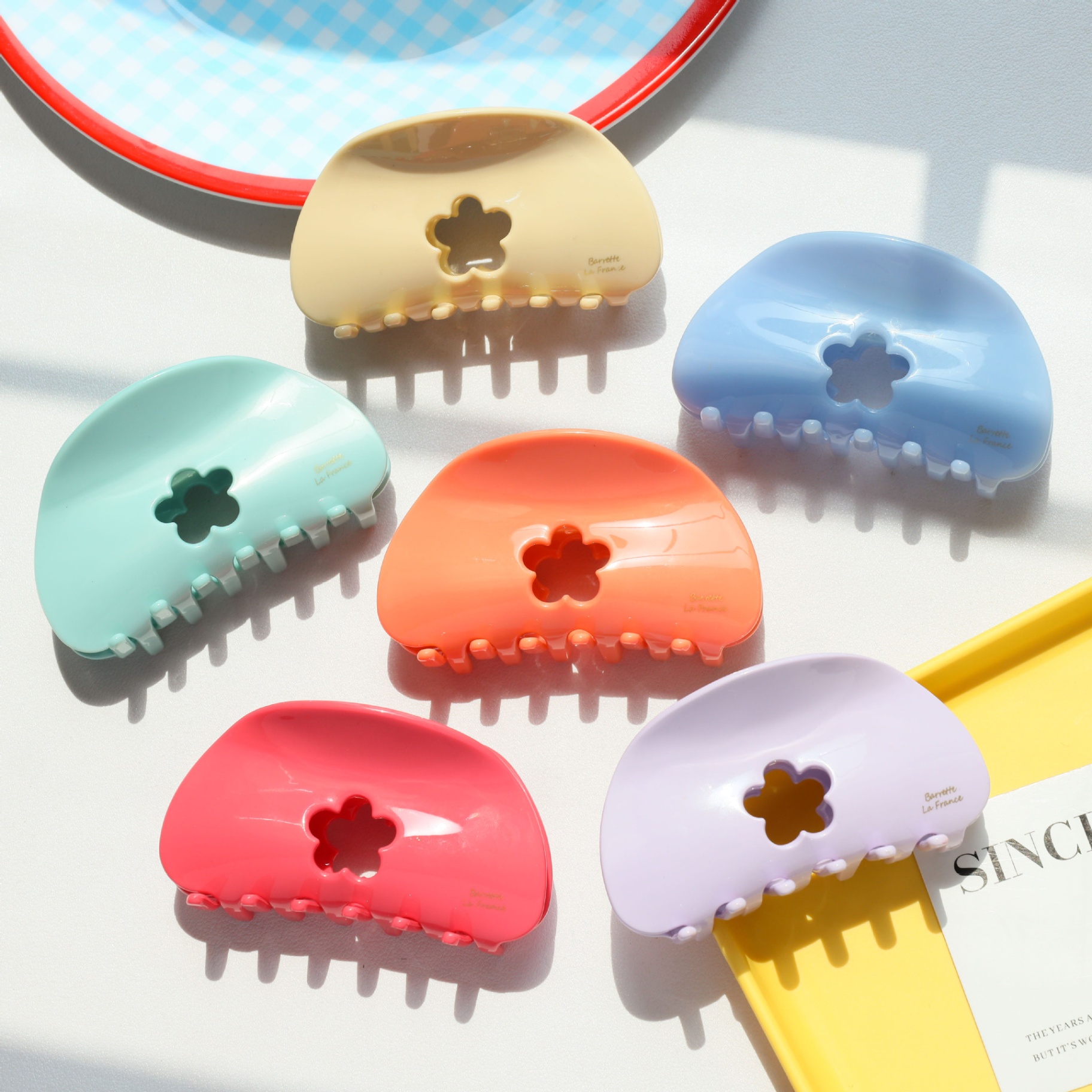 Kẹp càng cua chữ D hoa rỗng (9cm)