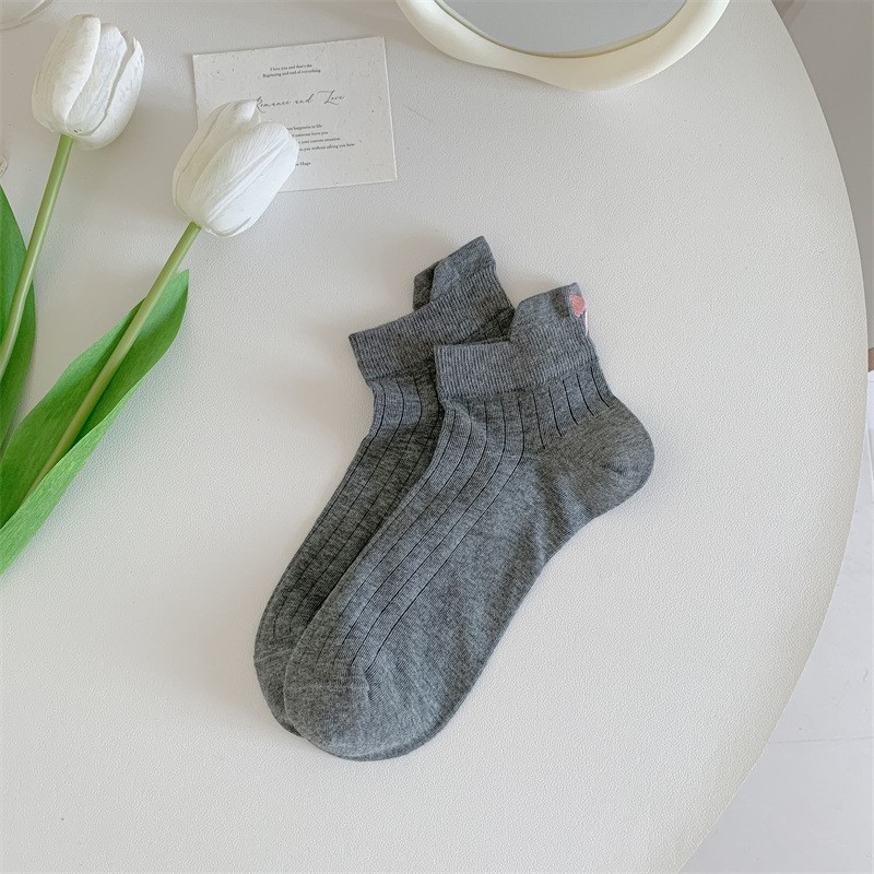 Tất ngắn cổ gót thêu nơ