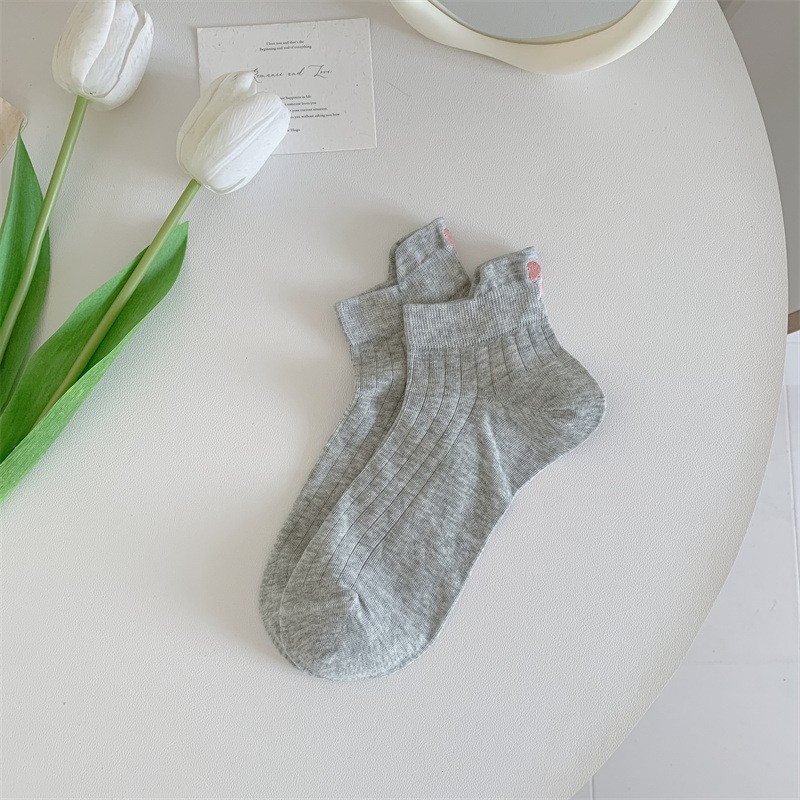 Tất ngắn cổ gót thêu nơ