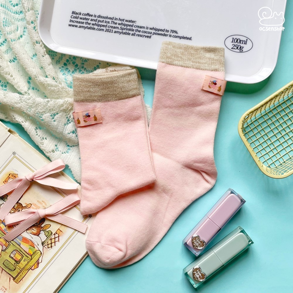 Tất cao cổ trơn màu gắn tag cún