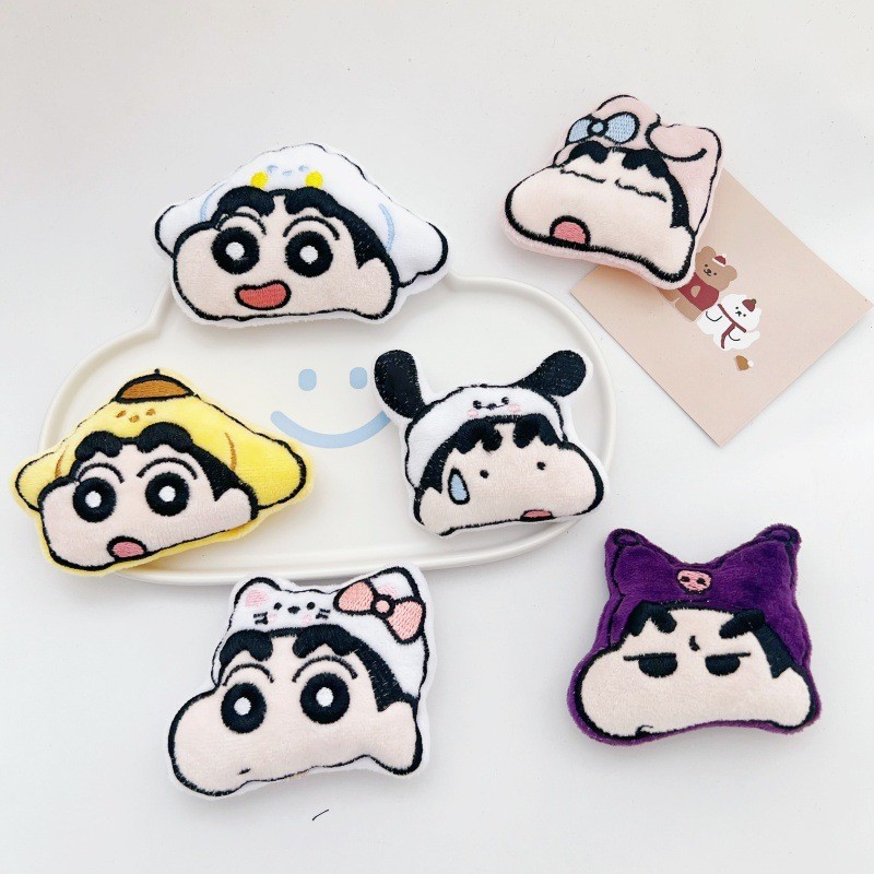 Pin cài áo bông Shin cosplay sanrio
