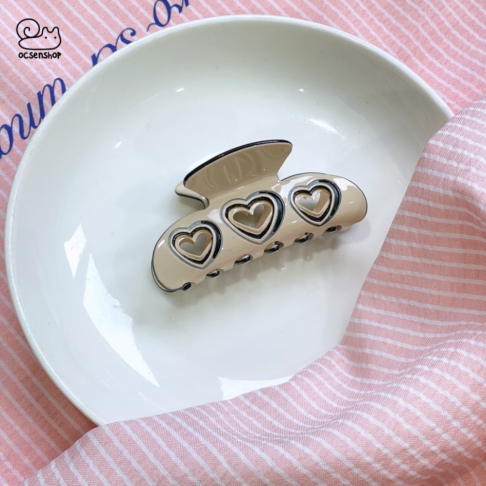 Kẹp càng cua 3 trái tim rỗng (8cm)