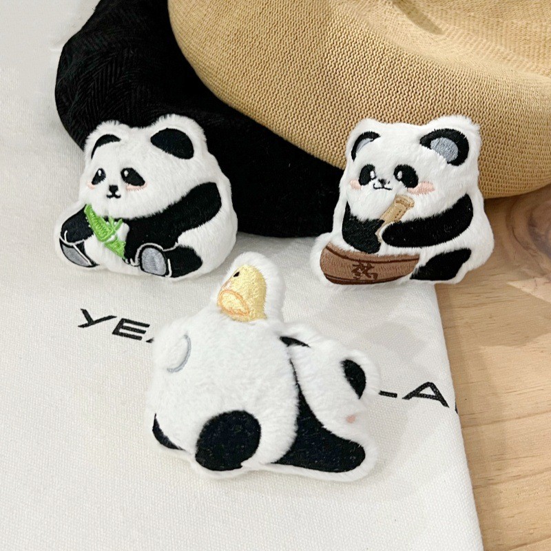 Pin cài áo bông Panda