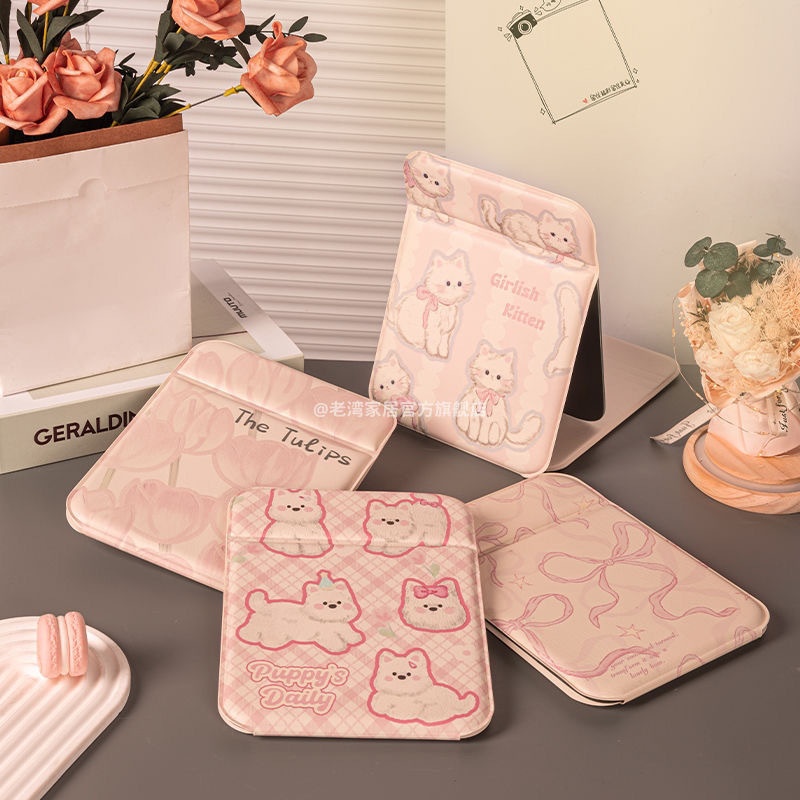Gương gập bọc da nền hồng (7x10,6cm)