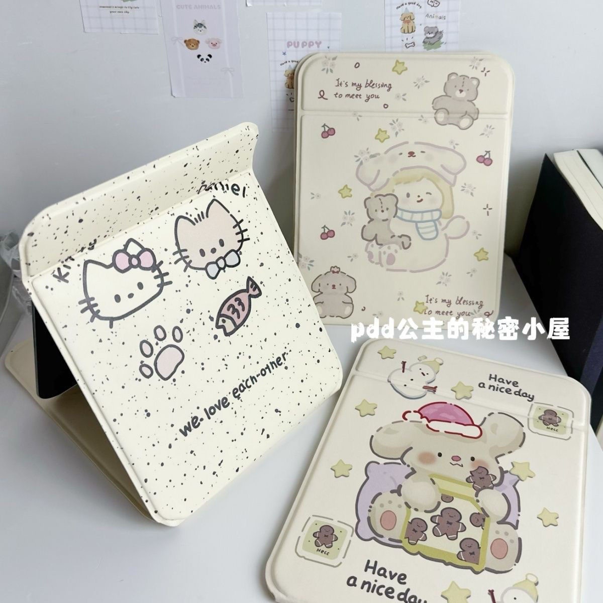Gương gập bọc da Cartoon nền be