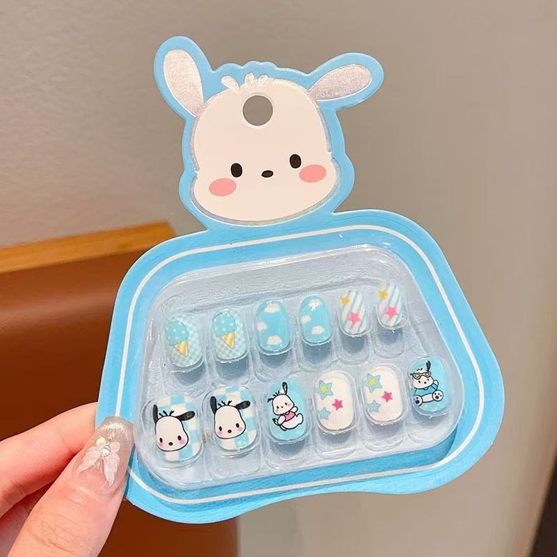 Nail giả trẻ em