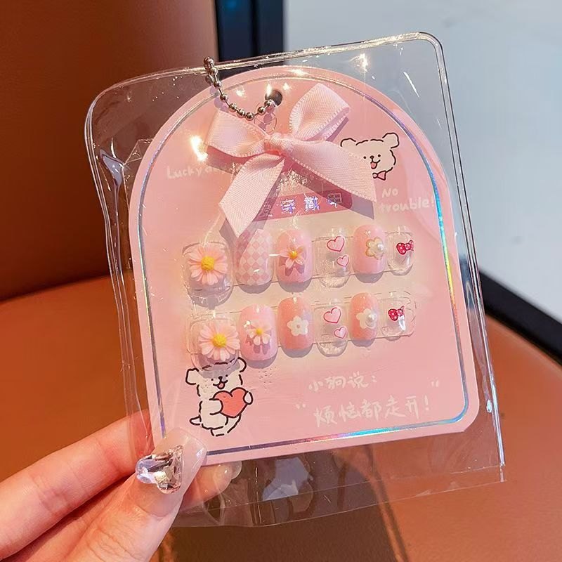 Nail giả trẻ em