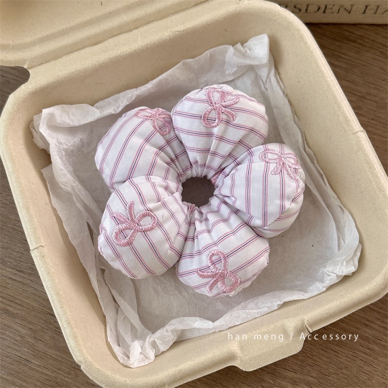 Scrunchie hoa bông phồng họa tiết