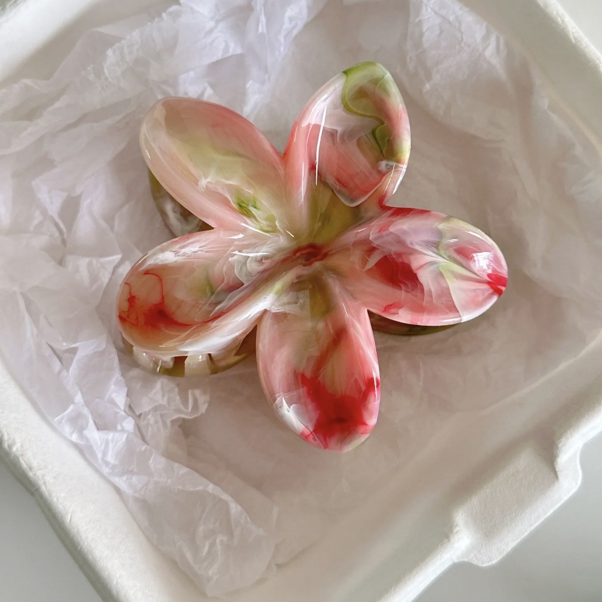 Kẹp càng cua hoa sứ Marble (8cm)