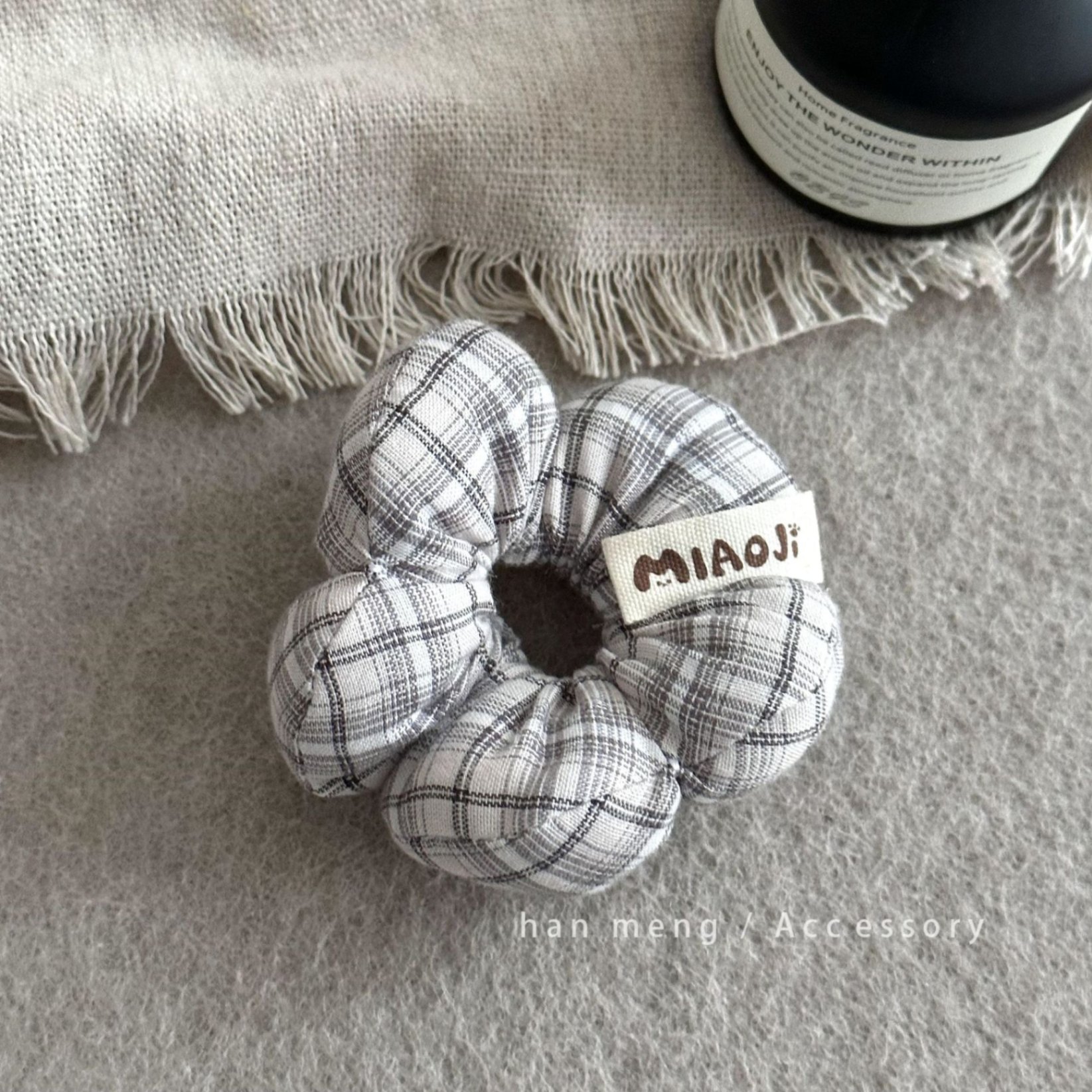 Scrunchie hoa bông phồng họa tiết