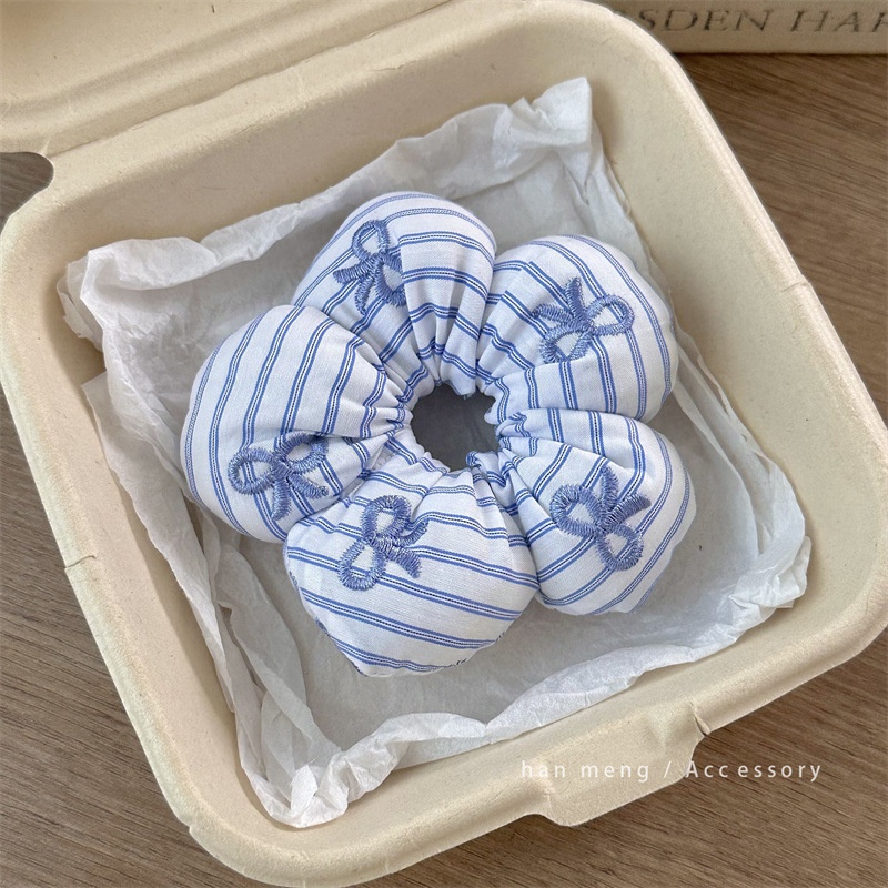 Scrunchie hoa bông phồng họa tiết