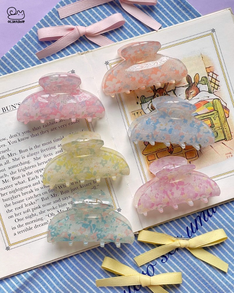 Kẹp càng cua bán nguyệt nền hoa (8cm)