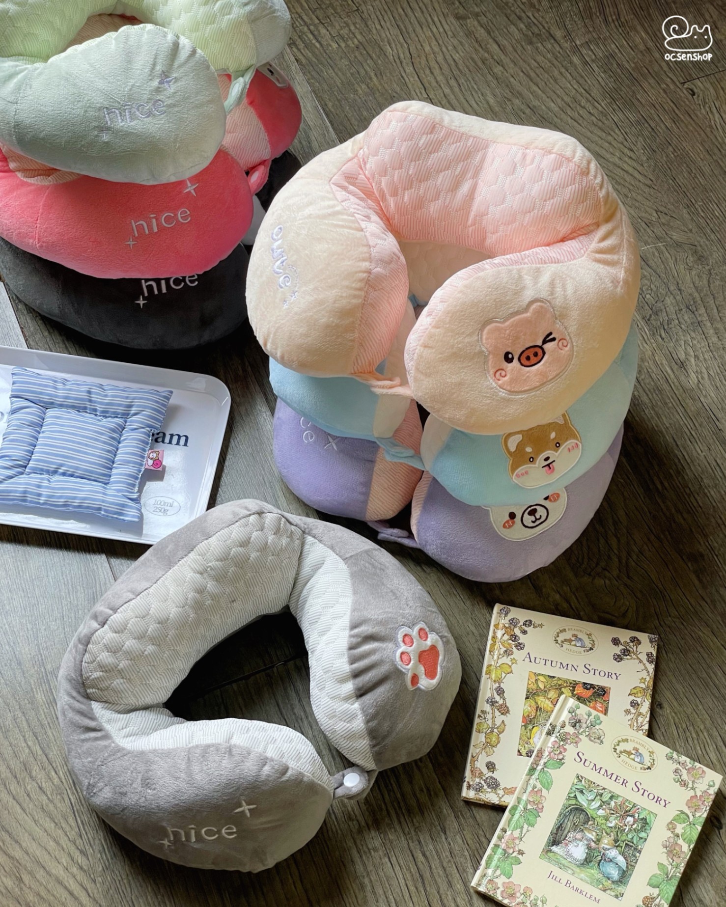 Gối kê cổ chữ U thêu