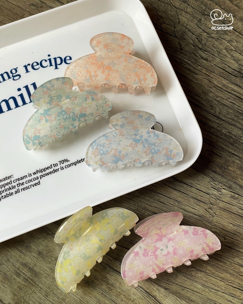 Kẹp càng cua bán nguyệt nền hoa (8cm)