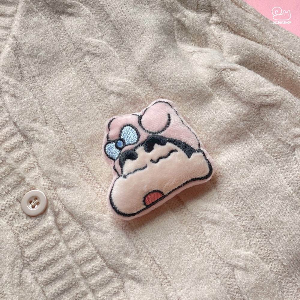 Pin cài áo bông Shin cosplay sanrio
