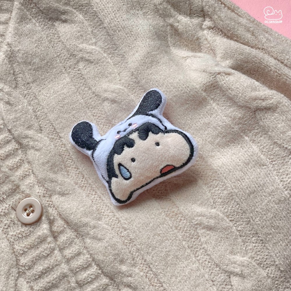 Pin cài áo bông Shin cosplay sanrio