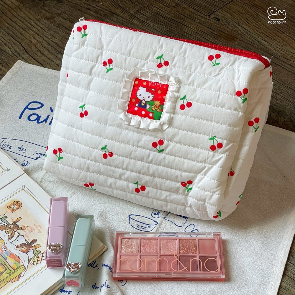 Túi đựng mĩ phẩm Hello Kitty nền cherry