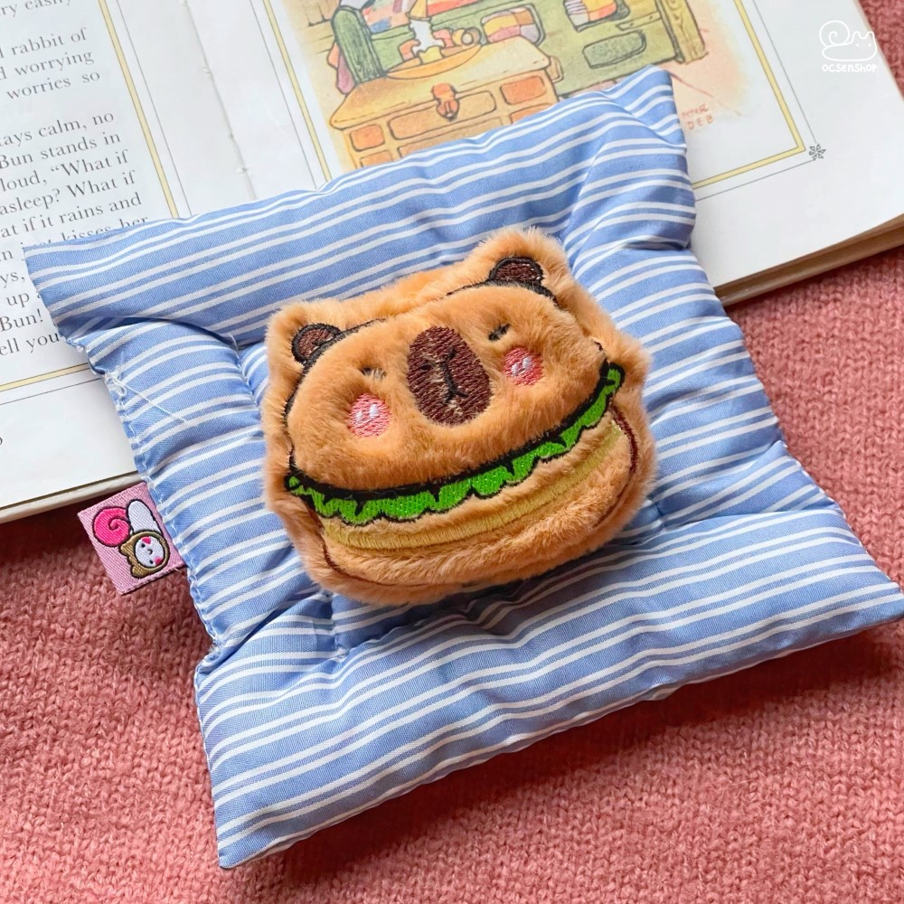 Pin cài áo bông Capybara cosplay đồ ăn