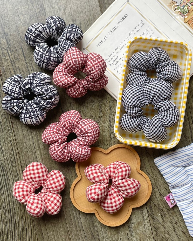 Scrunchie hoa bông phồng họa tiết