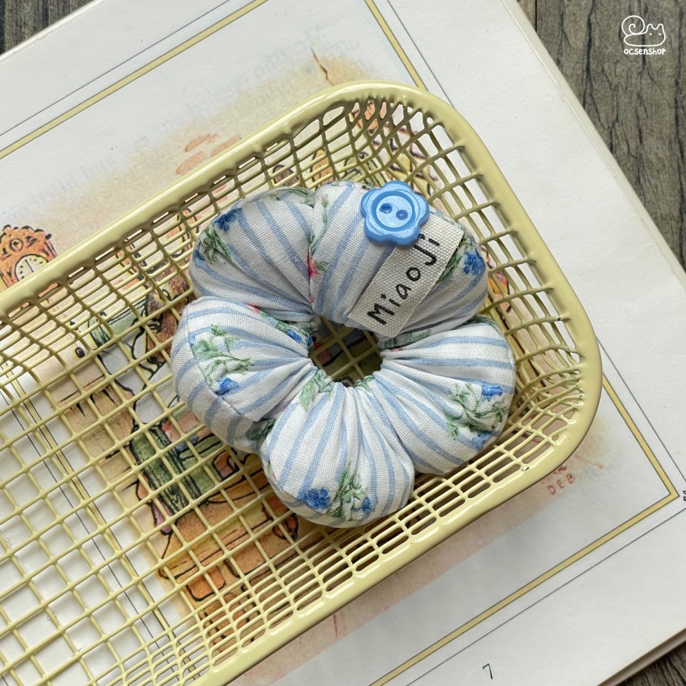 Scrunchie hoa bông phồng họa tiết