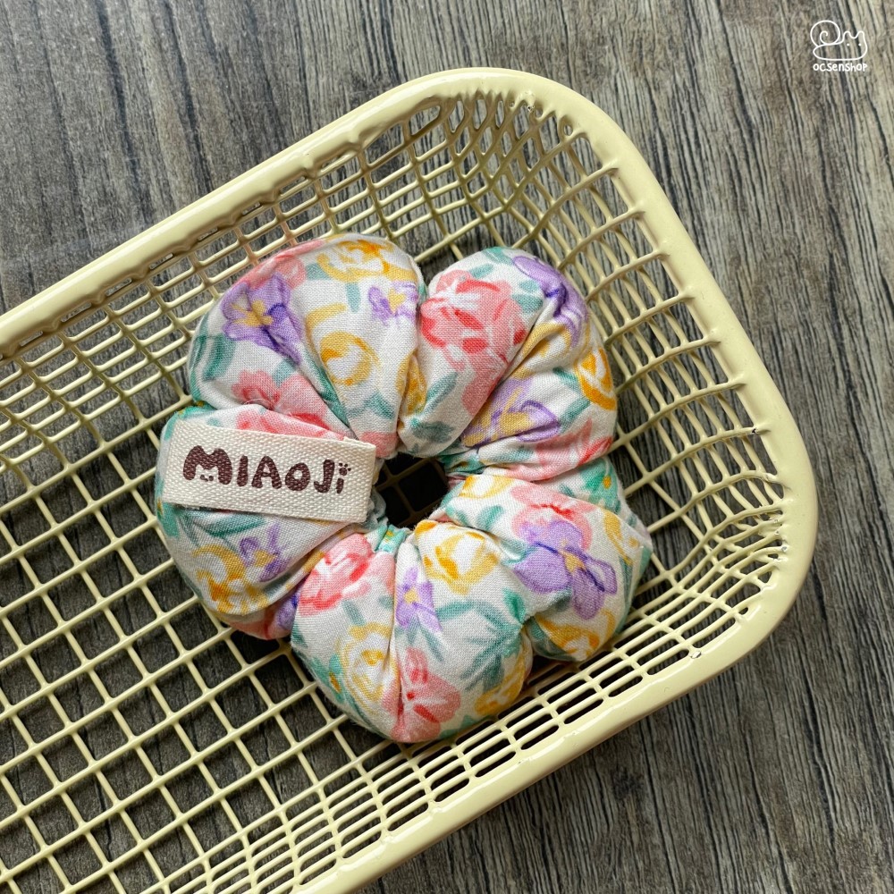 Scrunchie hoa bông phồng họa tiết