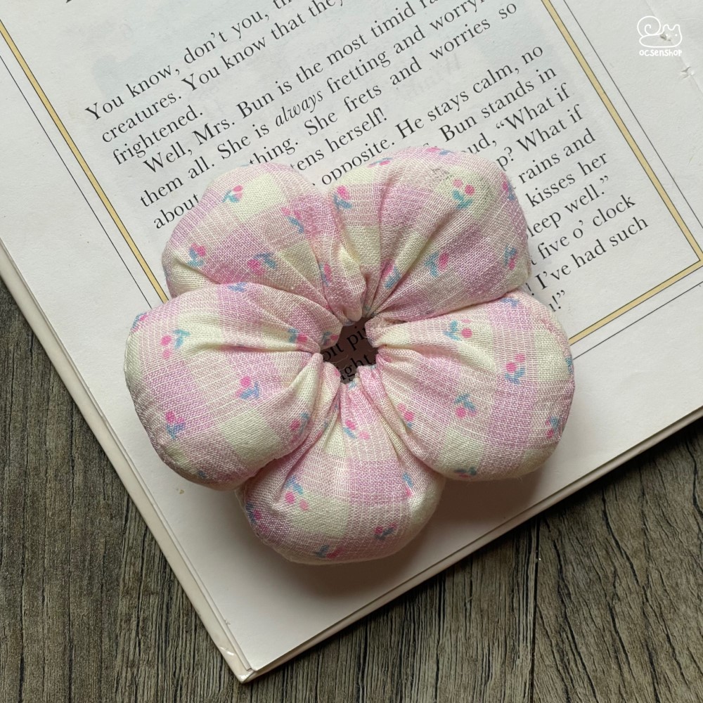 Scrunchie hoa bông phồng họa tiết