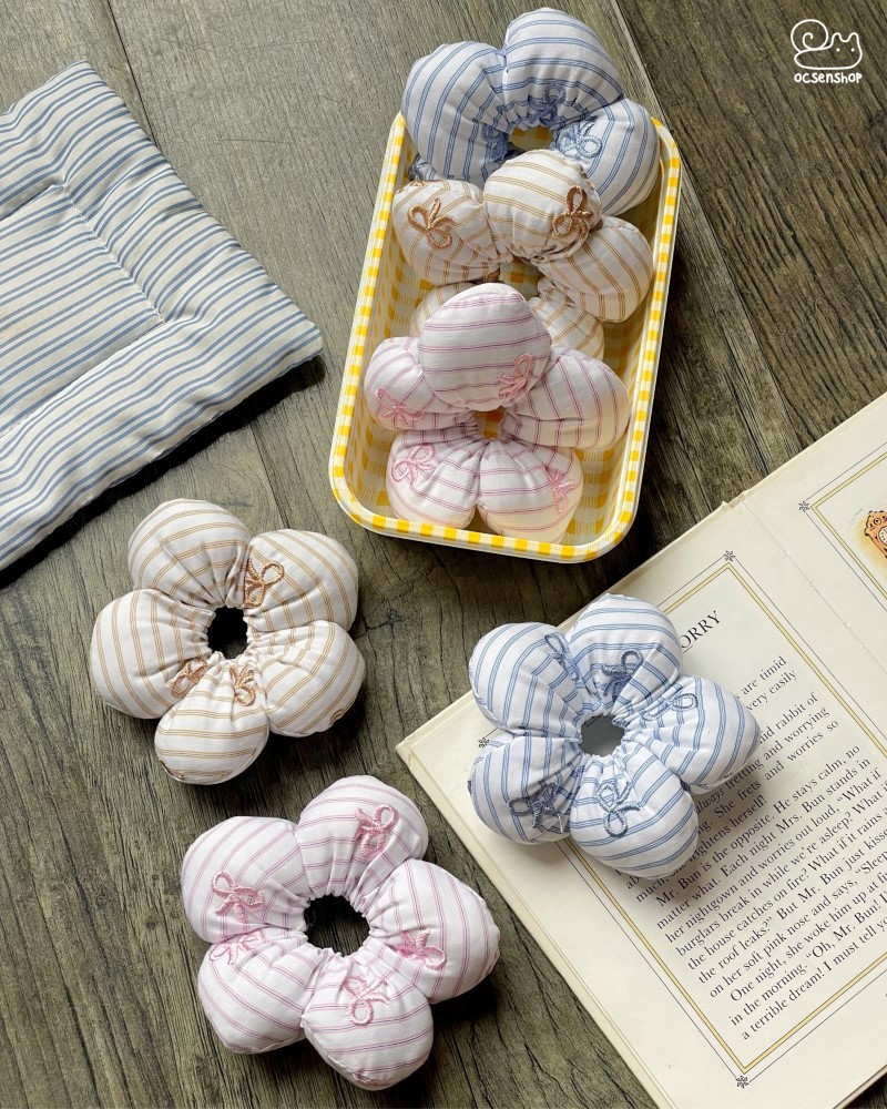 Scrunchie hoa bông phồng họa tiết