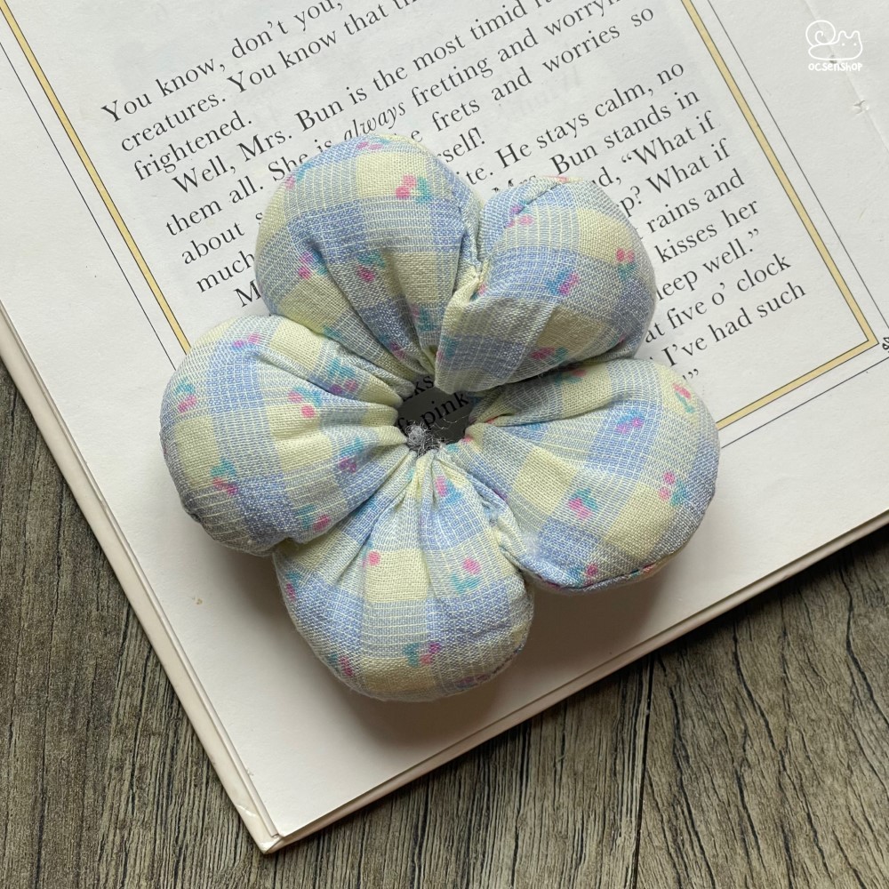 Scrunchie hoa bông phồng họa tiết