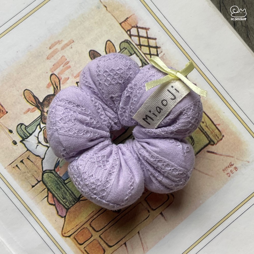 Scrunchie hoa bông phồng họa tiết